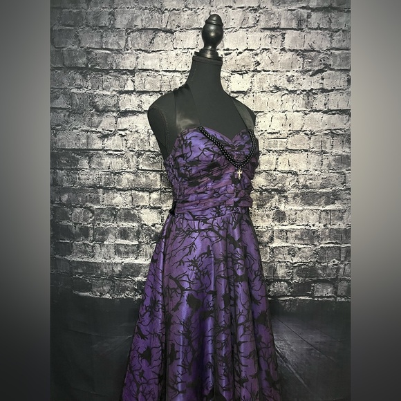 Hell Bunny Dress - Picture 4 of 9